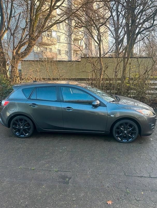 Grau Gebraucht 2010 Mazda 3 Exclusive-Line Limousine | 4.000 € - Bild 1/4