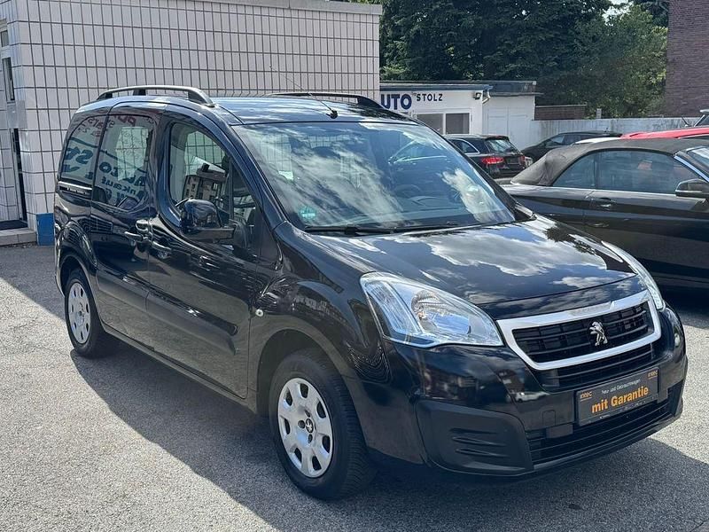 Gebraucht Peugeot Partner Tepee Active 99 PS (72 kW) 2016 Schwarz Van / Kleinbus