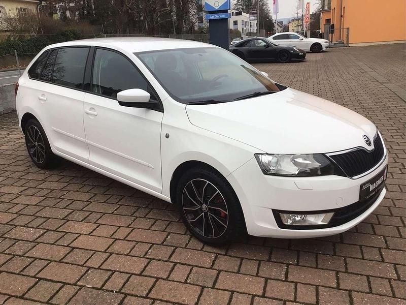 Candyweiß Gebraucht 2014 Skoda Rapid Drive Kombi | 12.600 € (Teuer) - Bild 1/4
