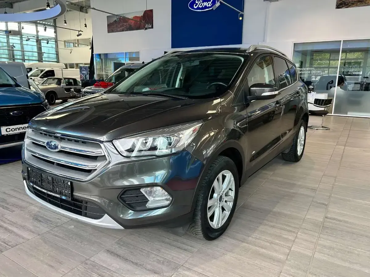 Usado Ford Kuga 175 HP (128 kW) 2018 Cinzento SUV