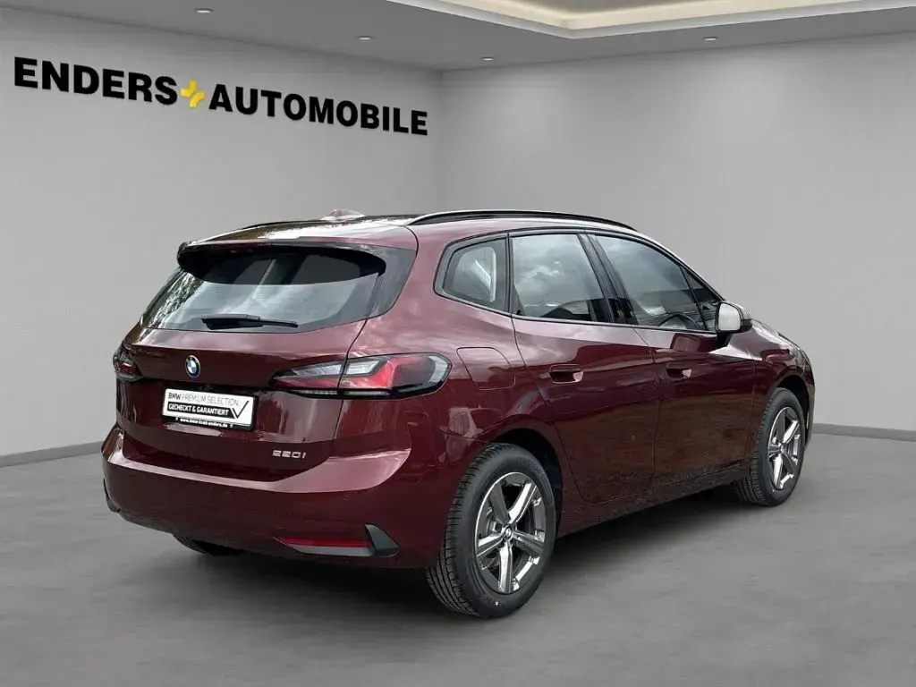 Używany BMW 220 Efficient Dynamics 156 KM (114 kW) 2025 Czerwony Kombi