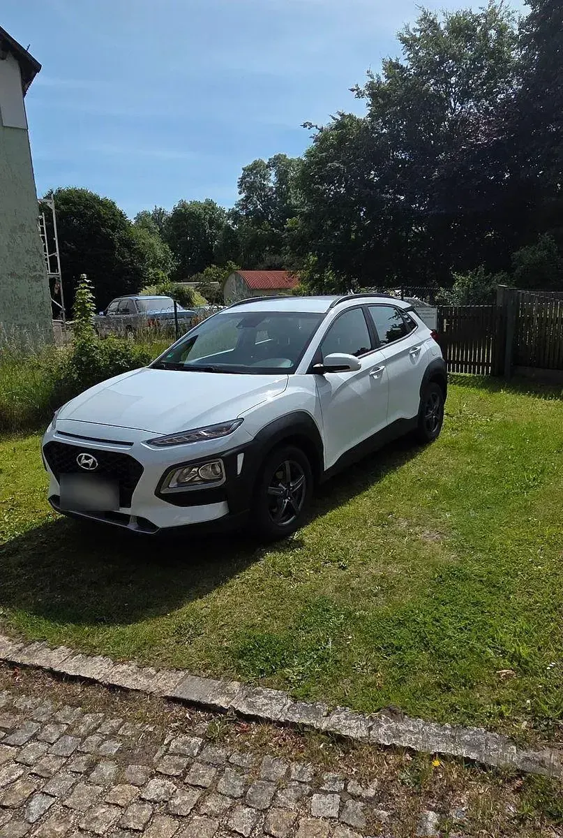 Gebraucht Hyundai Kona Select 120 PS (88 kW) 2018 Weiß SUV