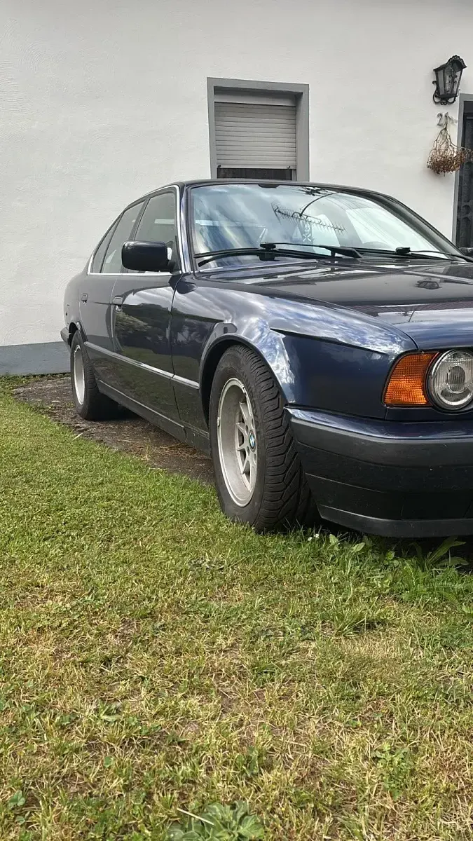 Gebraucht BMW 520 150 PS (110 kW) 1993 Blau Limousine