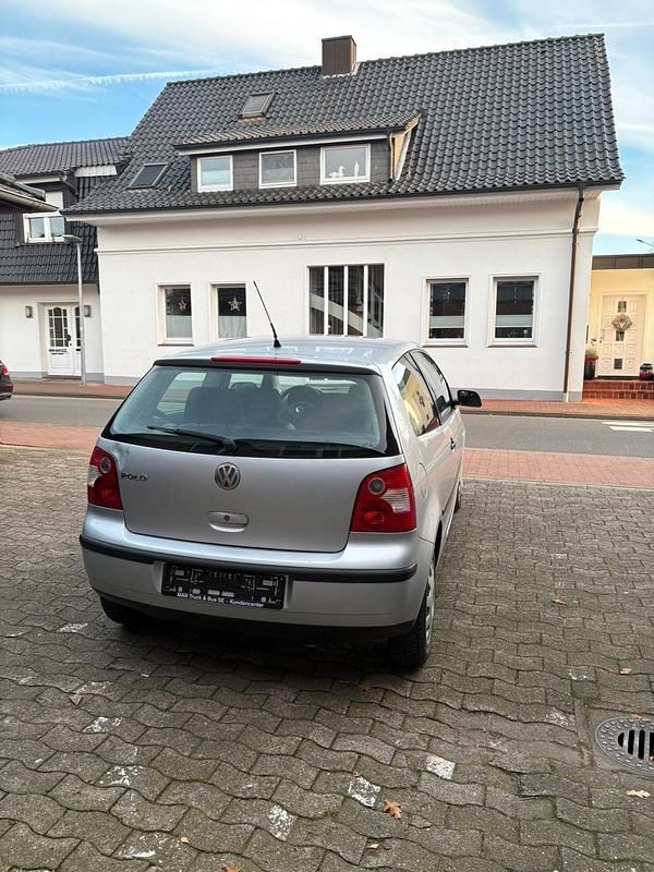 Gebraucht VW Polo 62 PS (45 kW) 2003 Silber Kleinwagen