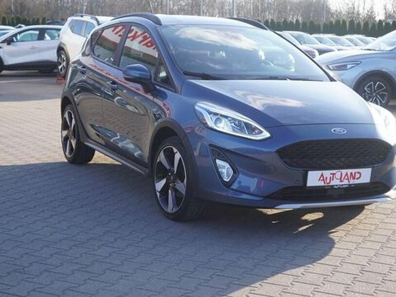 Gebraucht Ford Fiesta Active 95 PS (69 kW) 2020 Chroma blau metallic Kleinwagen