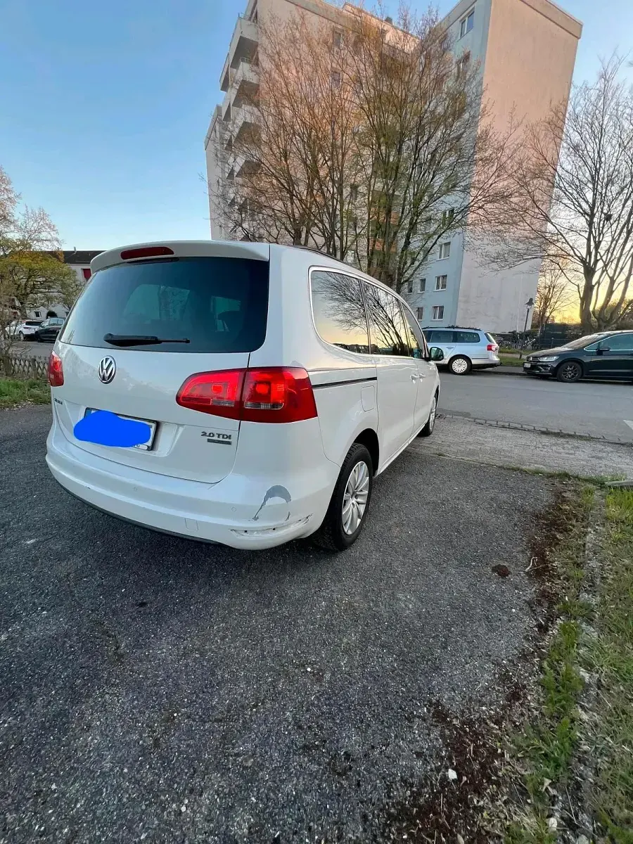 Gebraucht VW Sharan 140 PS (102 kW) 2011 Weiß Van / Kleinbus