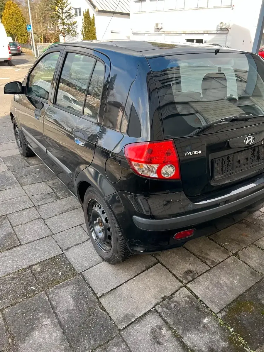 Second-hand Hyundai Getz 95 CP (69 kW) 2005 Negru Hatchback