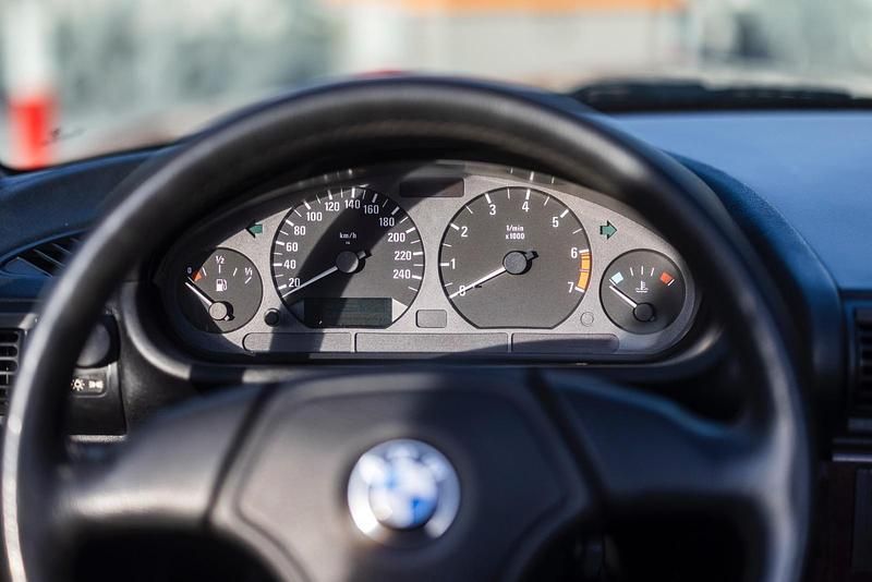 Gebraucht BMW Z3 116 PS (85 kW) 1997 Rot Cabrio