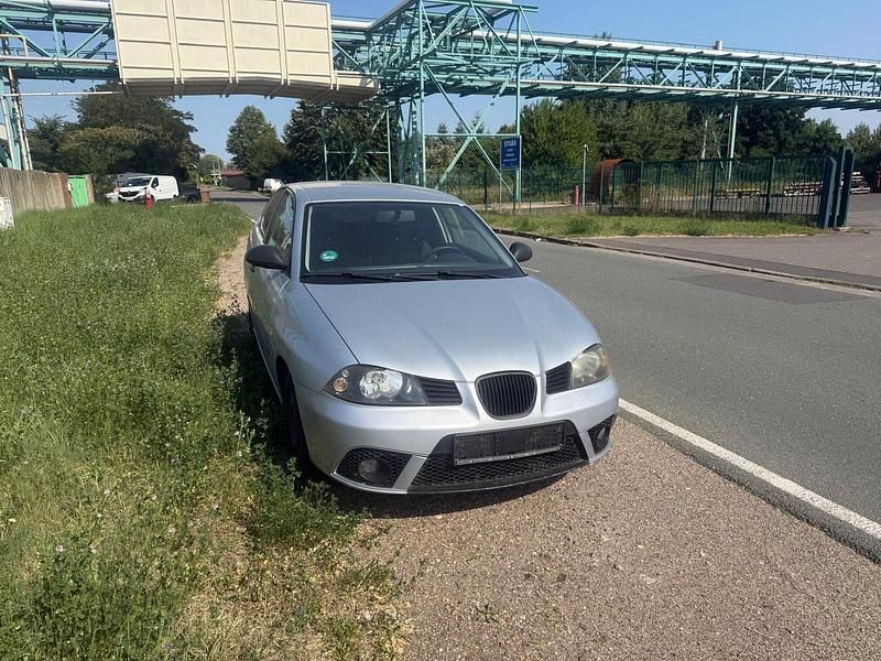 Silber Gebraucht 2007 Seat Ibiza Kleinwagen | 675 € - Bild 1/2