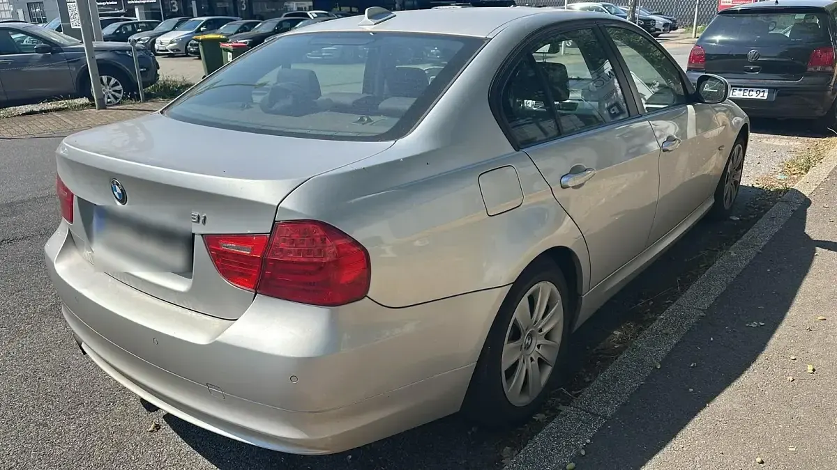 Gebraucht BMW 318 143 PS (105 kW) 2009 Limousine