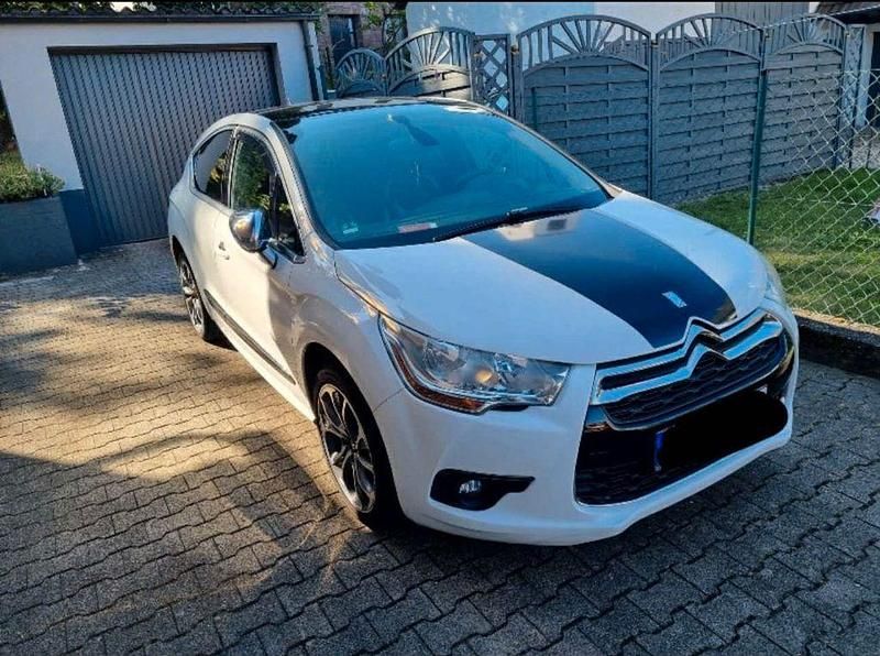 Weiß Gebraucht 2014 Citroën DS4 Kleinwagen | 5.555 € (Fairer Preis) - Bild 1/4