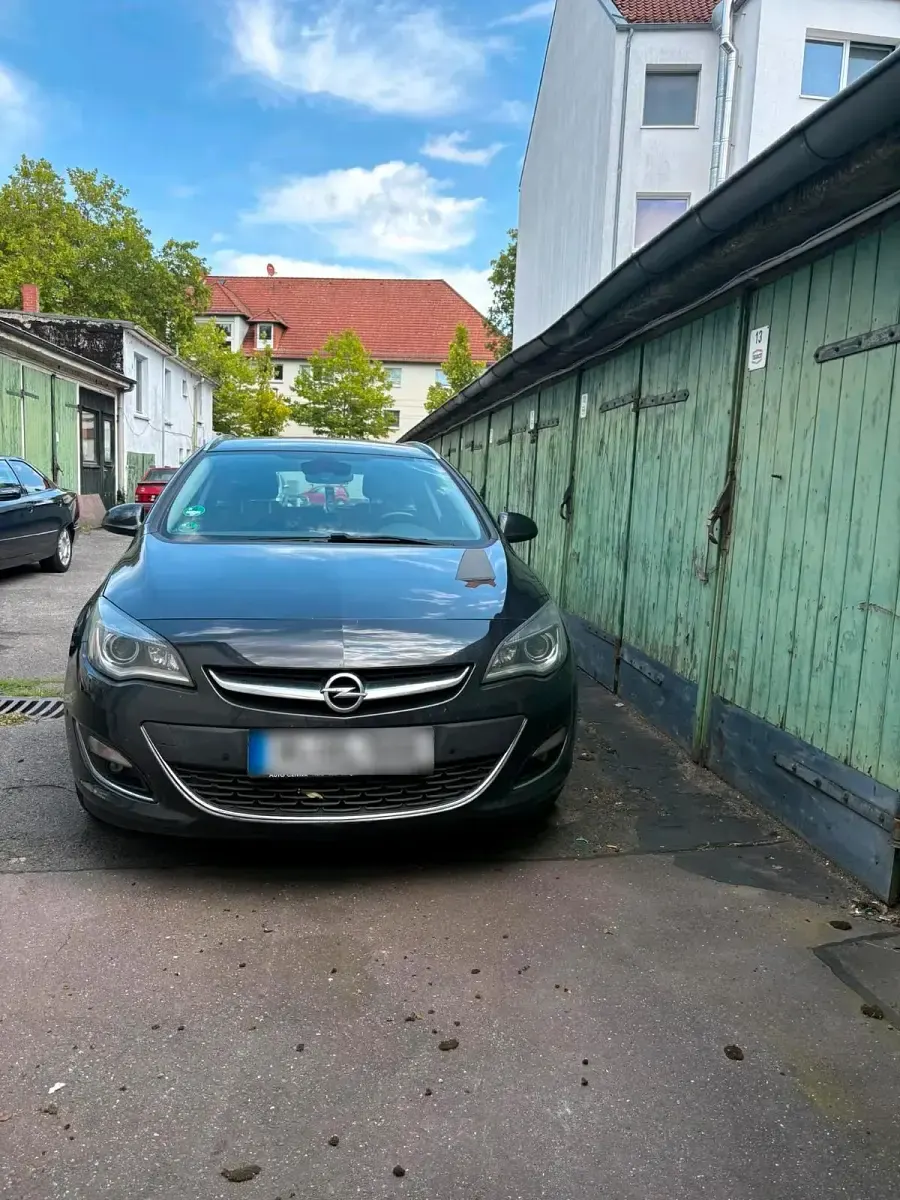Gebraucht Opel Astra 136 PS (100 kW) 2014 Schwarz Kombi