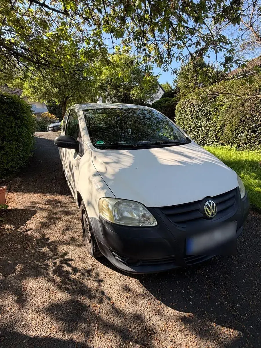Gebraucht VW Fox 54 PS (39 kW) 2009 Weiß Kleinwagen