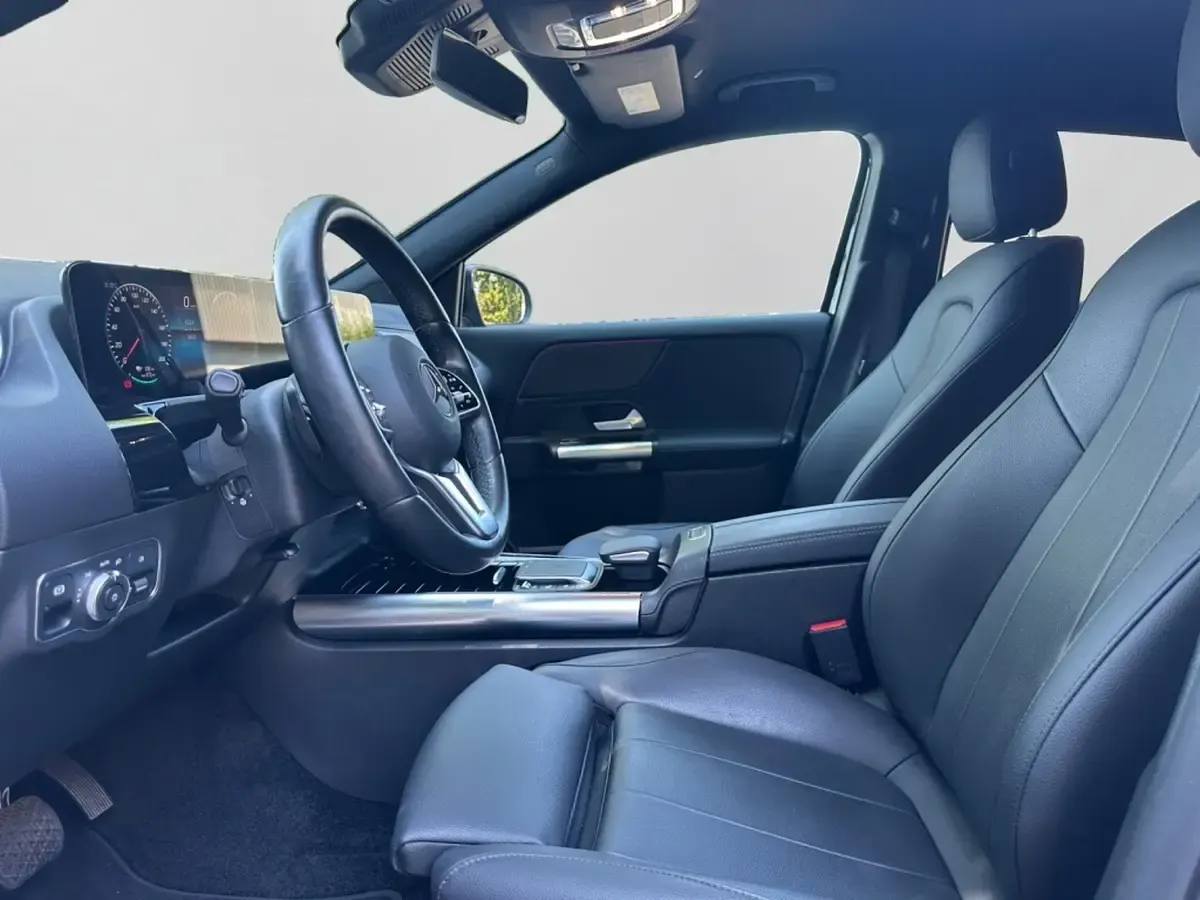 Gebraucht Mercedes EQA250 Night 102 kW (140 PS) 2022 Digitalweiß SUV