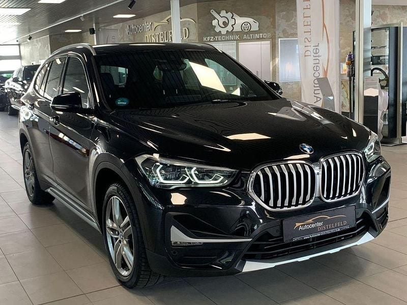 Saphirschwarz Gebraucht 2020 BMW X1 xLine SUV | 25.990 € (Guter Preis) - Bild 1/4