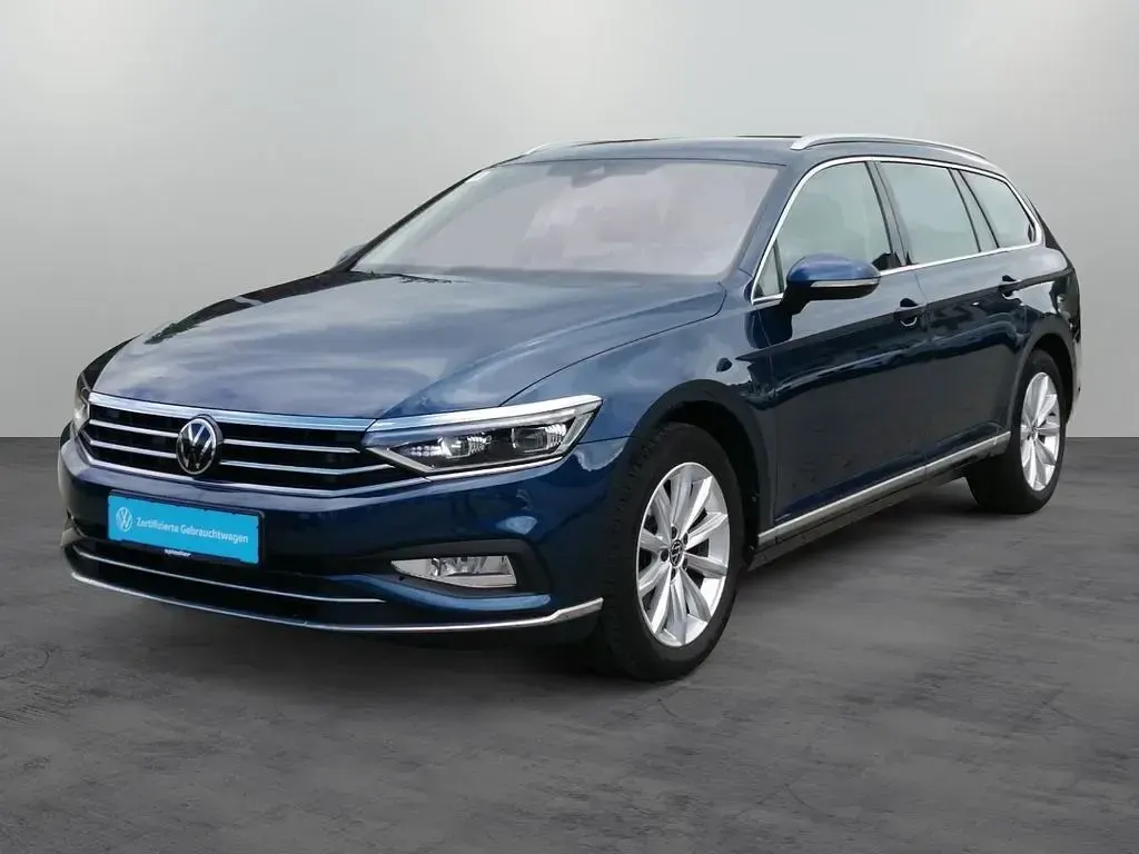 Gebraucht VW Passat Elegance 200 PS (147 kW) 2023 Aquamarinblau metallic Kombi