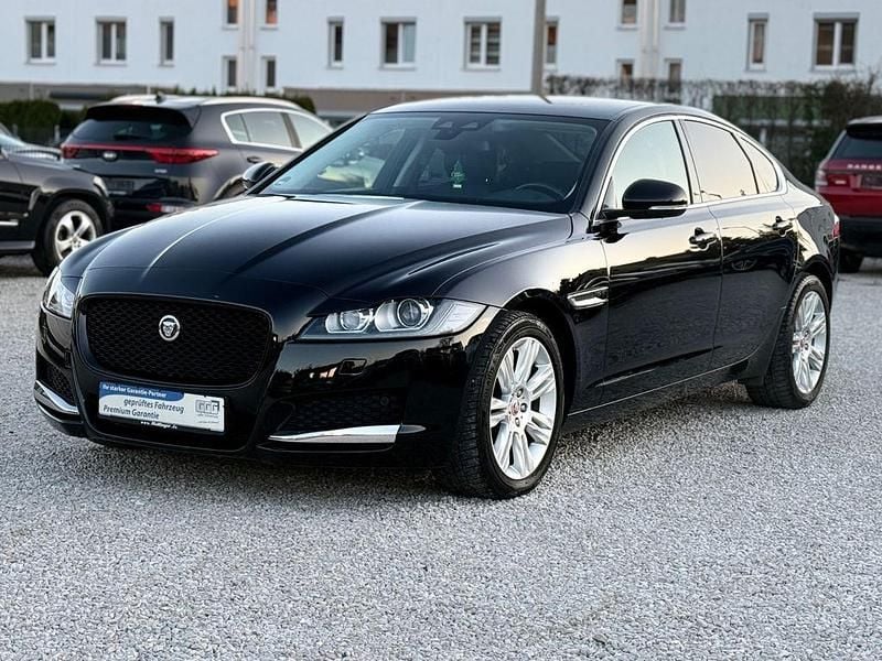 Schwarz Gebraucht 2017 Jaguar XF Prestige Limousine | 16.950 € (Fairer Preis) - Bild 1/4