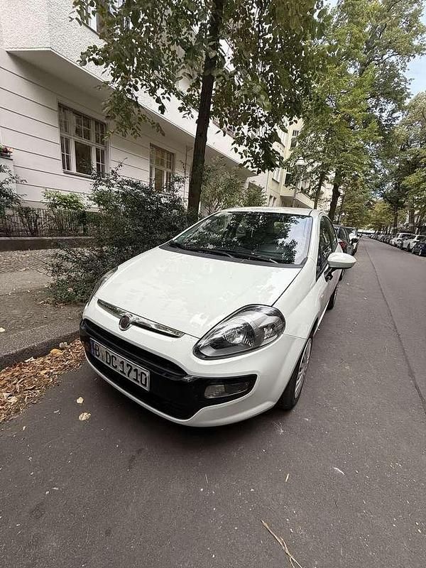 Weiß Gebraucht 2011 Fiat Punto Evo Sport Kleinwagen | 1.950 € (Superpreis) - Bild 1/4