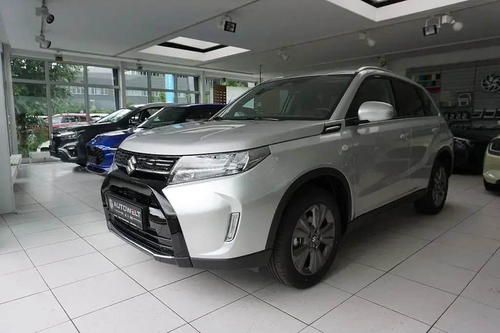Neu Suzuki Vitara Comfort 110 PS (80 kW) 2026 Silber SUV