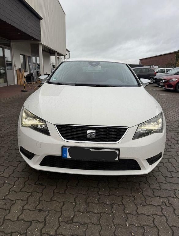Weiß Gebraucht 2015 Seat Leon I-Tech Limousine | 9.599 € (Fairer Preis) - Bild 1/4