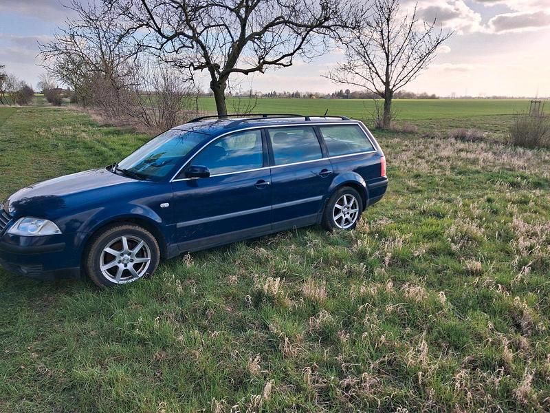 Gebraucht VW Passat 2002 Blau Kombi