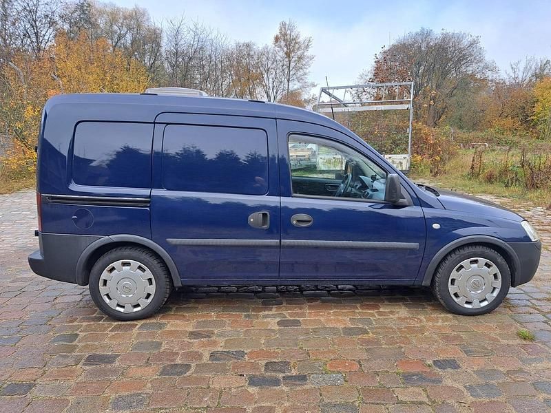 Blau Gebraucht 2007 Opel Combo Van / Kleinbus | 2.700 € (Fairer Preis) - Bild 1/4