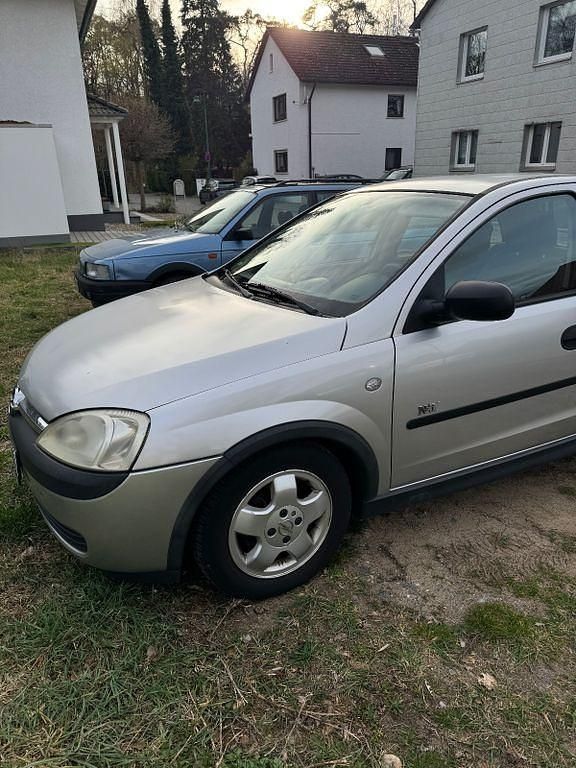 Gebraucht Opel Corsa Njoy 75 PS (55 kW) 2003 Silber Kleinwagen