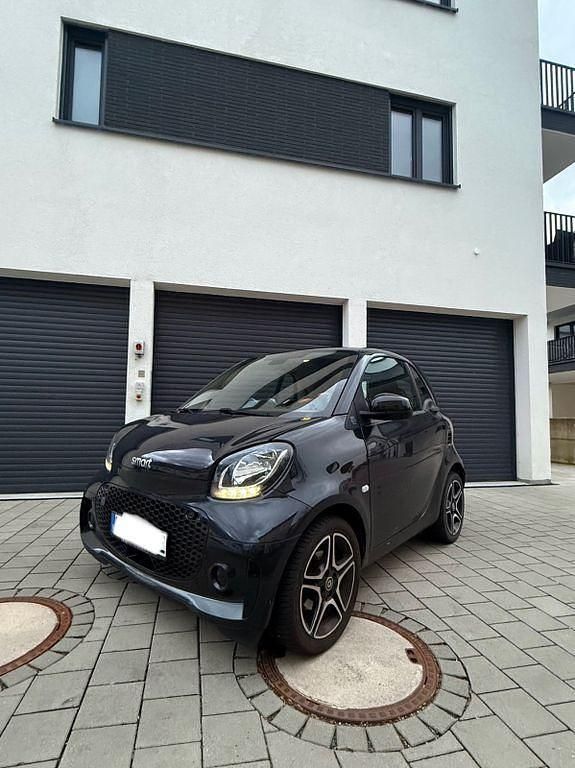 Schwarz Gebraucht 2020 Smart ForTwo Electric Drive Kleinwagen | 7.999 € (Guter Preis) - Bild 1/4