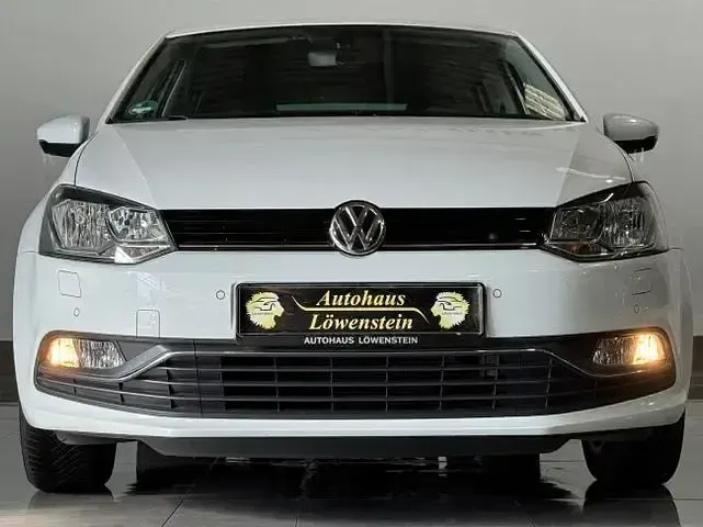 Gebraucht VW Polo LOUNGE 90 PS (66 kW) 2015 Weiß Limousine