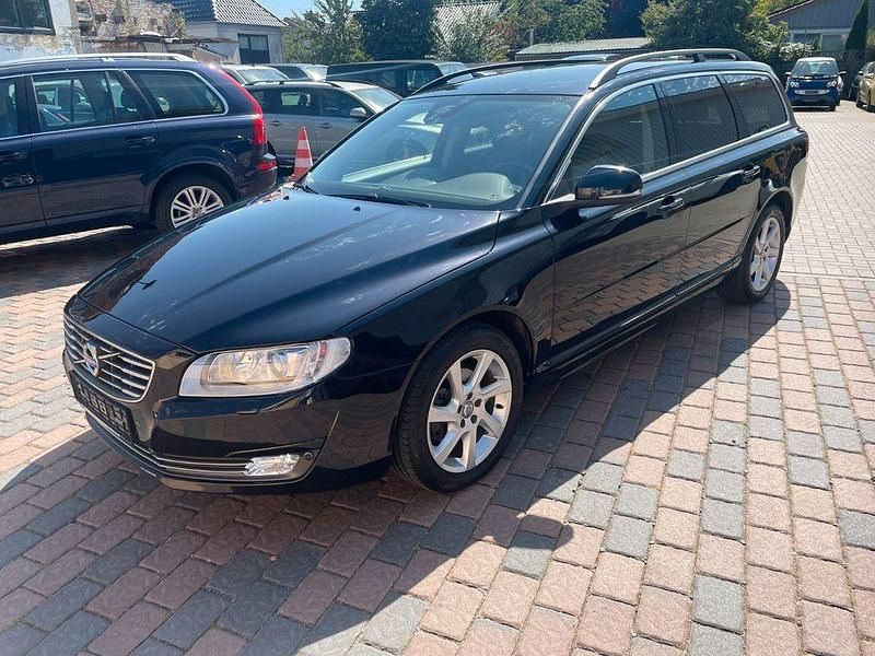 Black sapphire Gebraucht 2015 Volvo V70 Momentum Kombi | 15.980 € (Teuer) - Bild 1/4