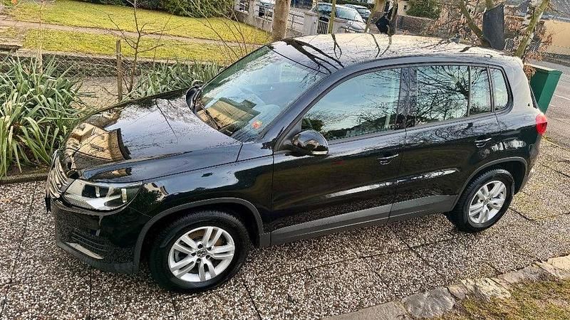 Gebraucht VW Tiguan 125 PS (91 kW) 2016 Schwarz SUV