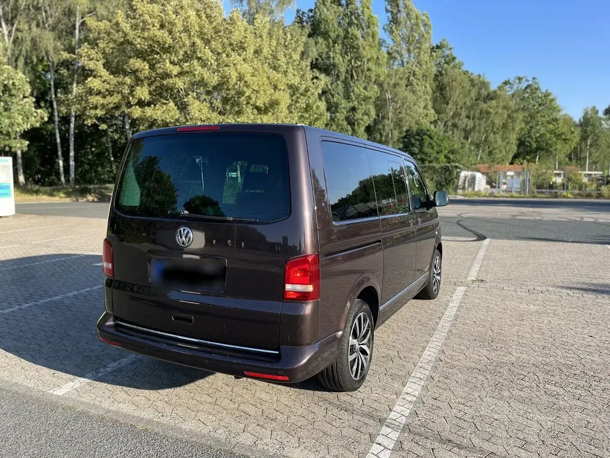 Gebraucht VW Multivan Highline 179 PS (131 kW) 2014 Violett Van / Kleinbus