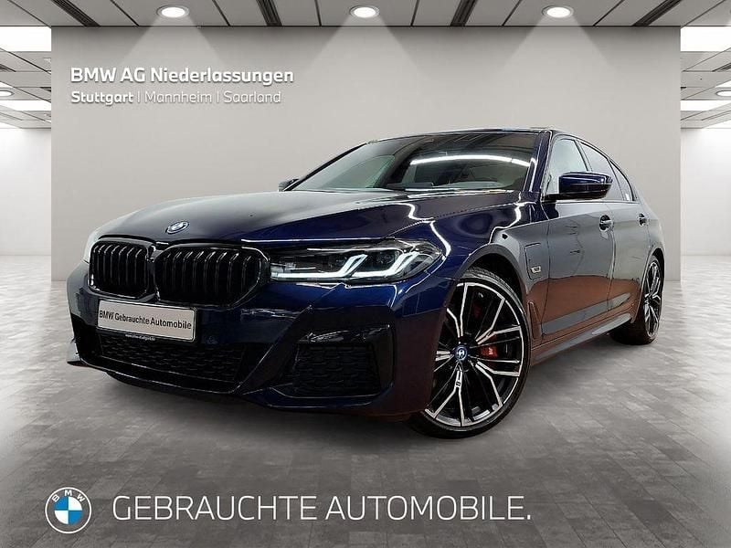 Blau Gebraucht 2022 BMW 545e M Sport Limousine | 41.790 € (Guter Preis) - Bild 1/4