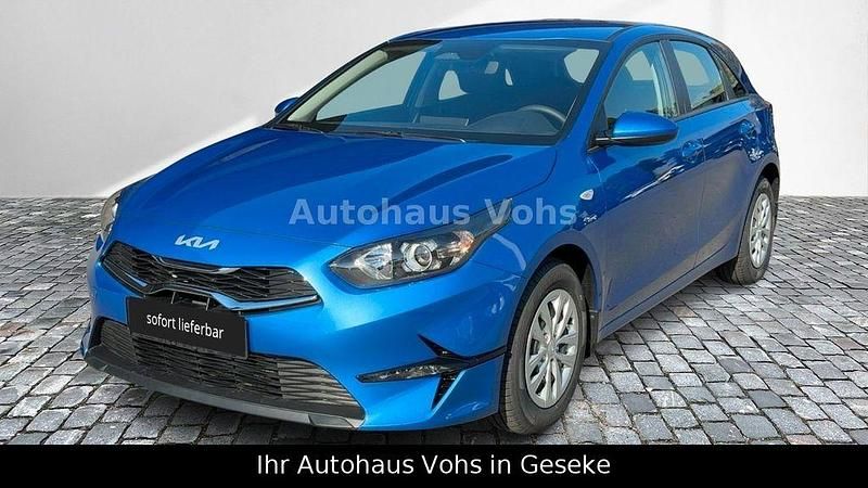 Neu Kia Ceed Best 140 PS (102 kW) 2025 Grün Kleinwagen
