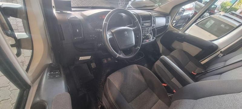 Gebraucht Peugeot Boxer 163 PS (119 kW) 2017 Weiß Van