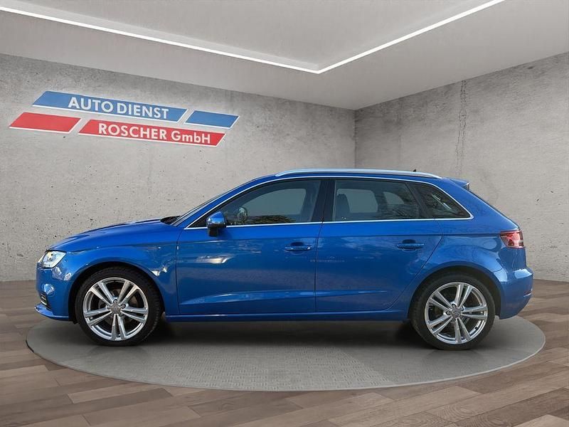 Gebraucht Audi A3 Comfort 116 PS (85 kW) 2019 Blau Kombi
