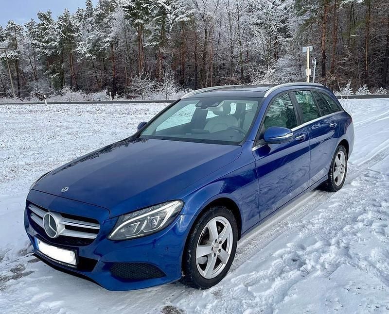 Second-hand Mercedes 220 170 CP (125 kW) 2017 Albastru Break