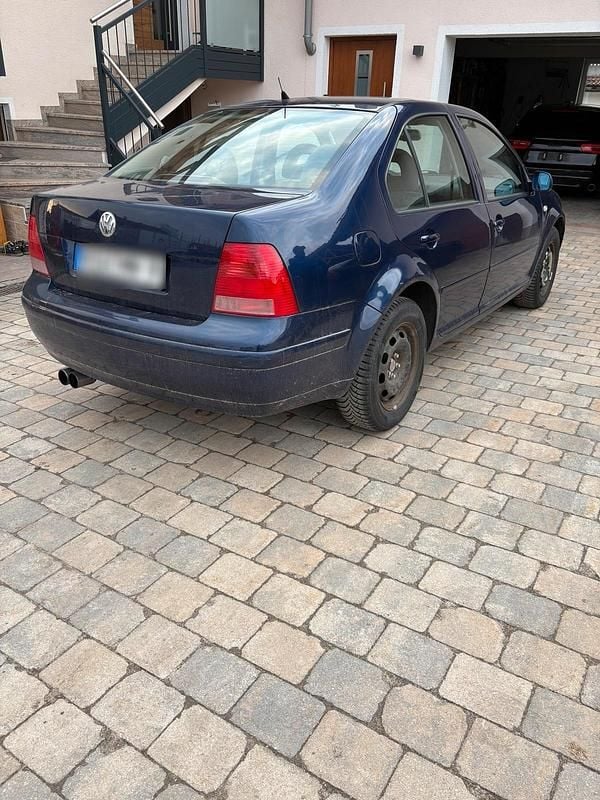 Gebraucht VW Bora 105 PS (77 kW) 2001 Blau Limousine