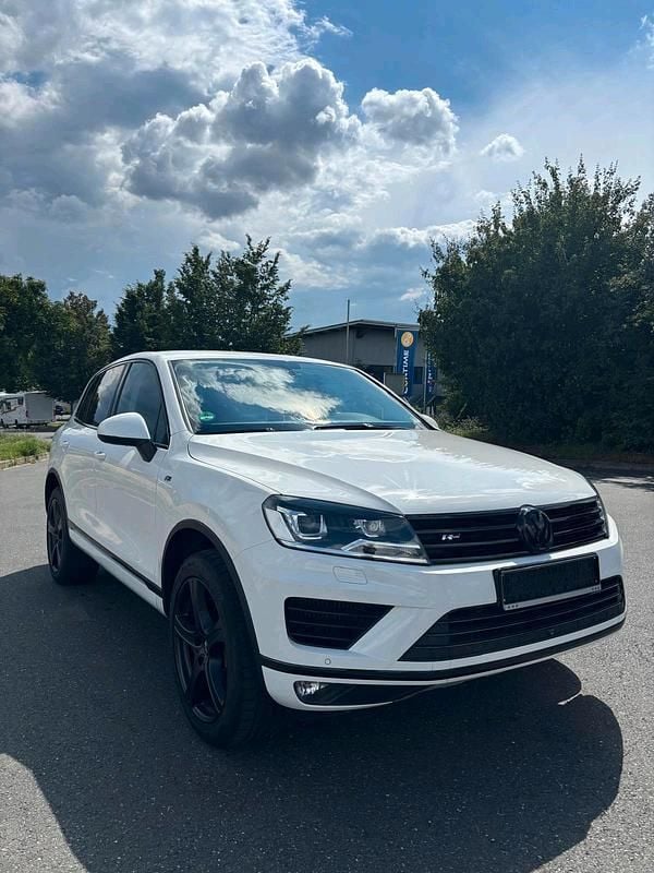 Gebraucht VW Touareg 262 PS (192 kW) 2016 Weiß SUV