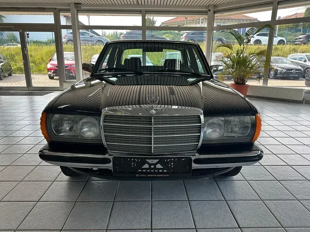 Gebraucht Mercedes 200 109 PS (80 kW) 1982 Blau Limousine