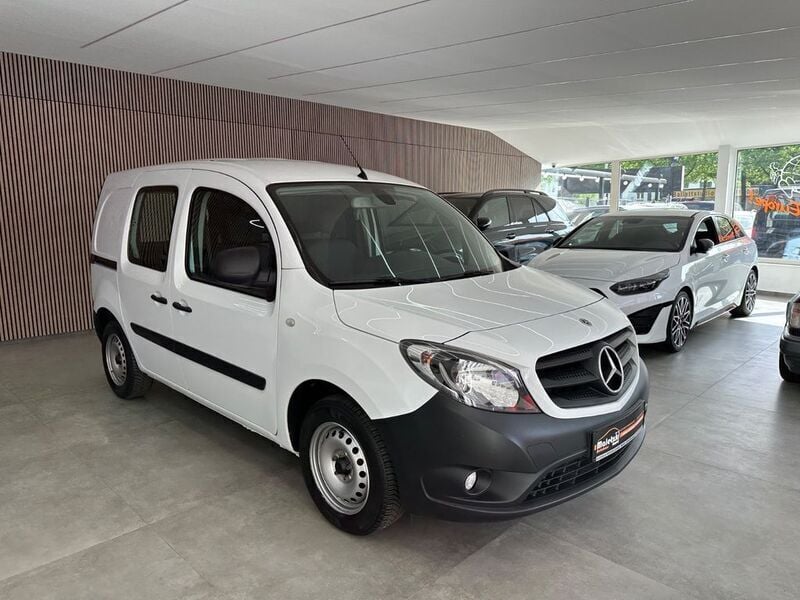 Weiß Gebraucht 2021 Mercedes Citan 109 Van / Kleinbus | 15.950 € (Fairer Preis) - Bild 1/4