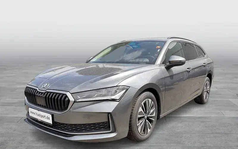 Gebraucht Skoda Superb Selection 150 PS (110 kW) 2025 Graphitegrau metallic Kombi