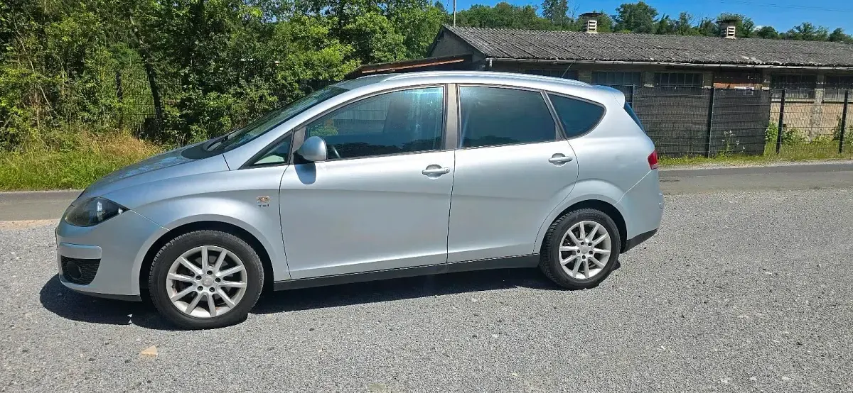 Gebraucht Seat Altea 125 PS (91 kW) 2010 Silber Limousine
