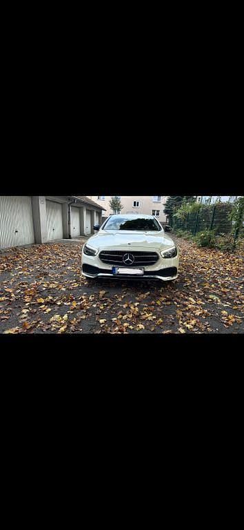 Schwarz Gebraucht 2022 Mercedes E220 Limousine | 29.000 € (Superpreis) - Bild 1/4