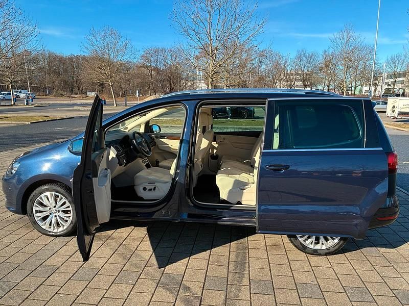 Gebraucht VW Sharan Highline 150 PS (110 kW) 2016 Blau Van / Kleinbus