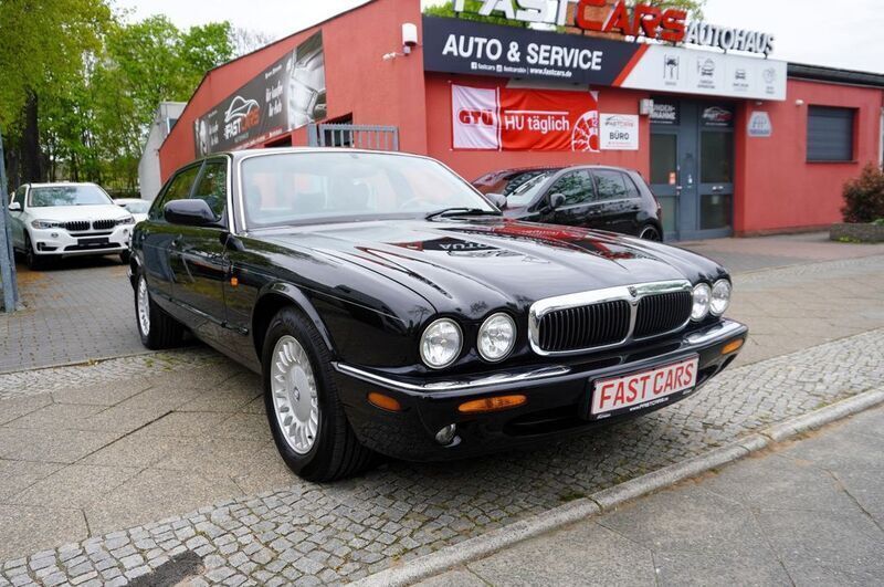 Schwarz Gebraucht 1998 Jaguar XJ Executive Limousine | 5.990 € - Bild 1/4