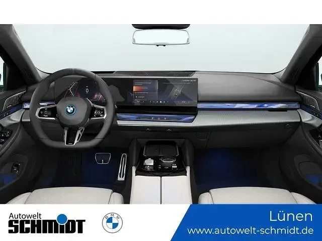 Gebraucht BMW i5 M Sport 289 kW (394 PS) 2025 Bmw individual tansanitblau Kombi