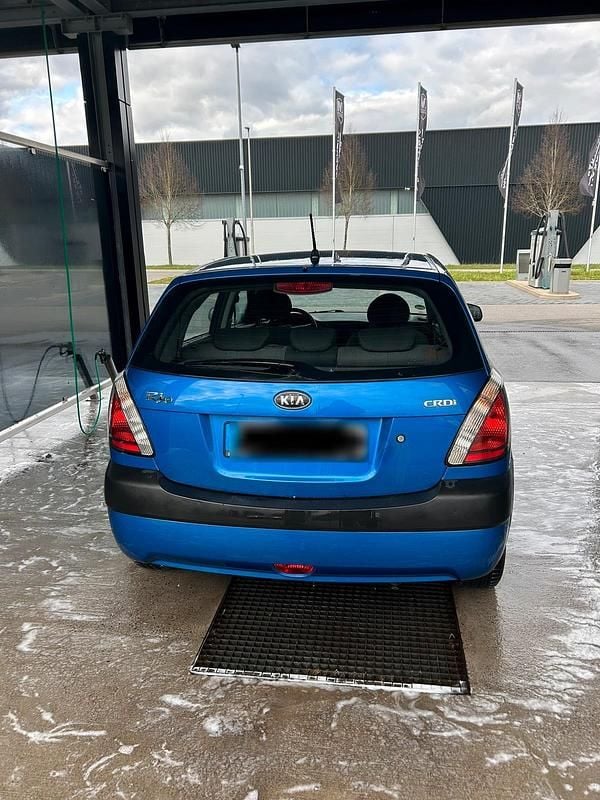 Second-hand Kia Rio 110 CP (80 kW) 2009 Albastru Hatchback