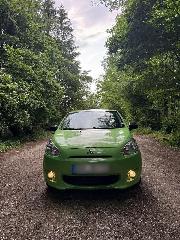 Grün Gebraucht 2014 Mitsubishi Space Star Kleinwagen | 1.850 € (Superpreis) - Bild 1/4