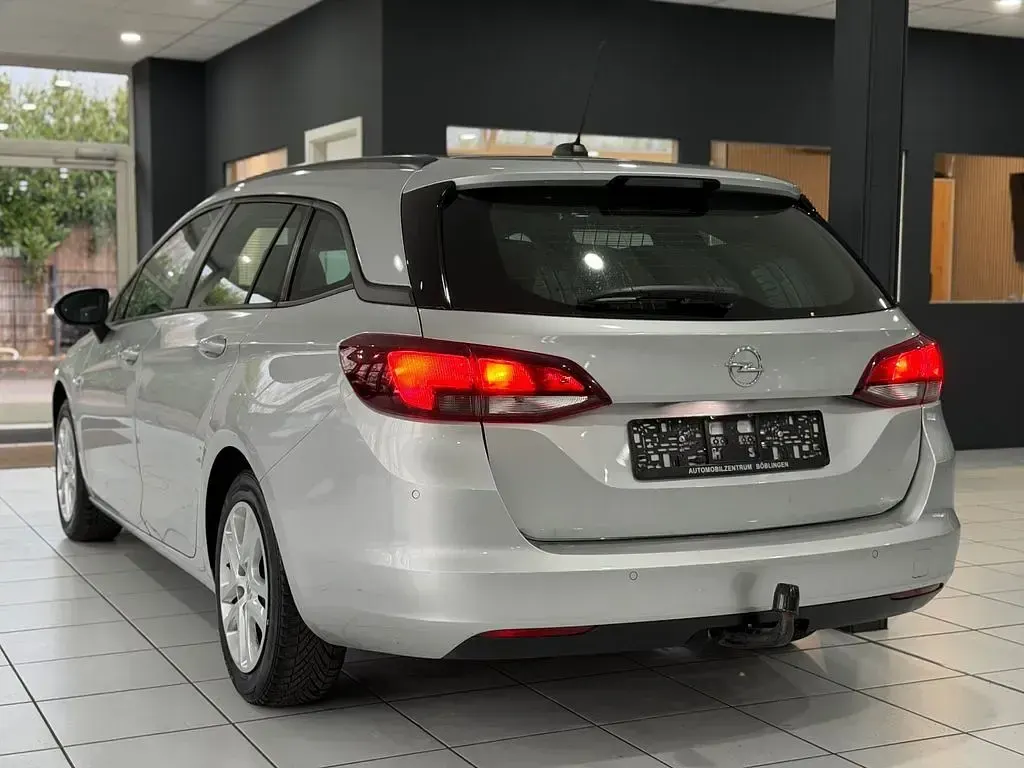 Usado Opel Astra Edition 110 HP (80 kW) 2021 Prateado Carrinha